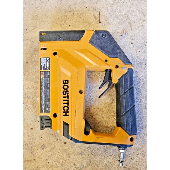 Bostitch BTFP71875 18-Gauge 3/8" Narrow Crown Heavy Duty Pneumatic Stapler - Picture 1 of 3